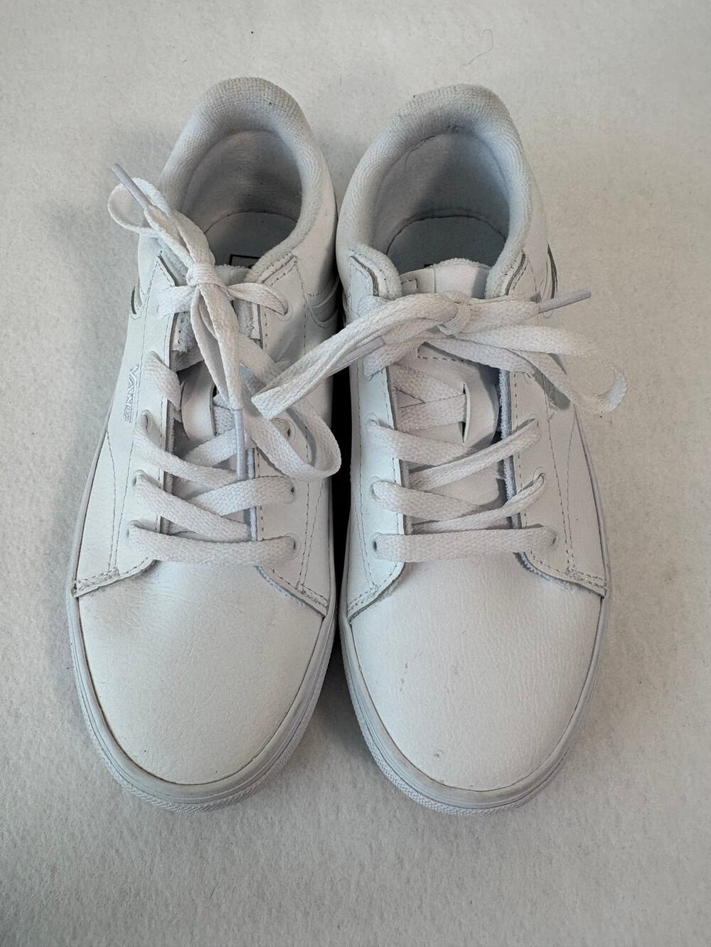 Vans Classic White Leather Skate Shoes Sneakers Youth 2.5 Women 4 Men 3